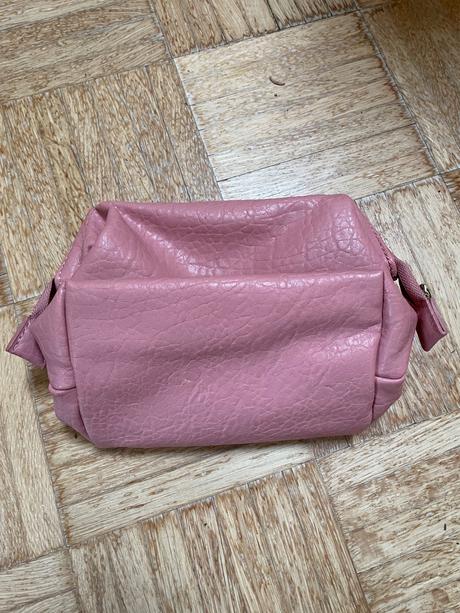 Kozmeticka tasticka h&m,