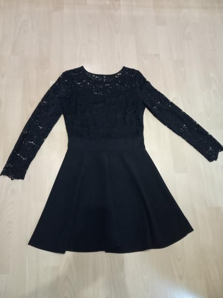 Šaty s čipkou, m