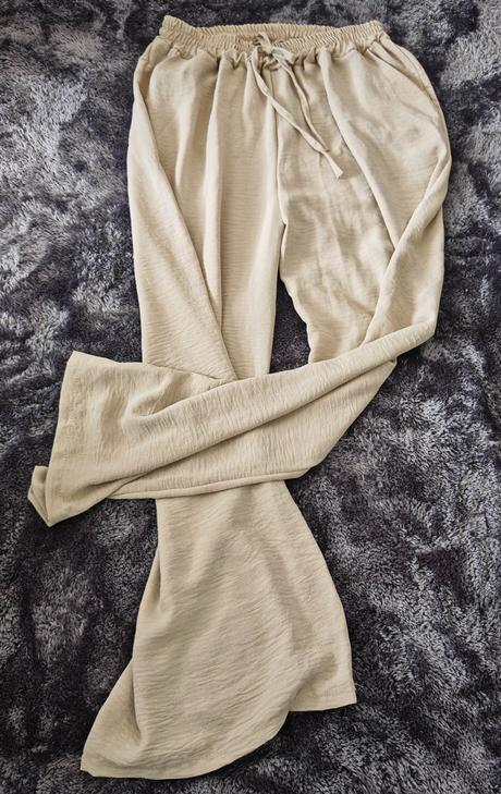 Krasny bezovy komplet, 