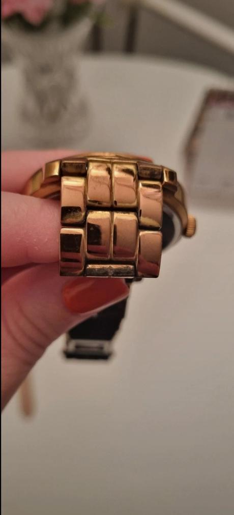 Hodinky guess, guess