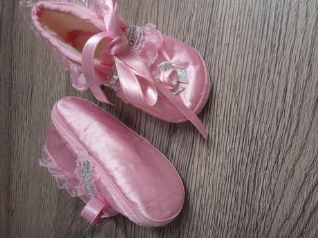 Slávnostné topánočky, 19