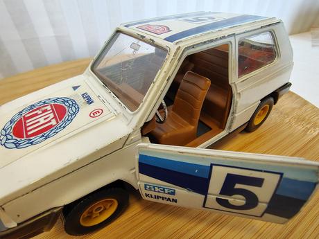 Retro model bburago fiat panda 45 rally 1983, 1/24,
