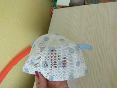 Vzdušná šiltovka s uškami, 80