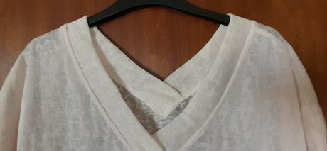 Bledoružové tričko, 46