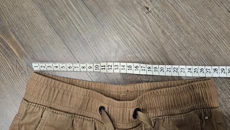 Nove nohavice 4f, 122