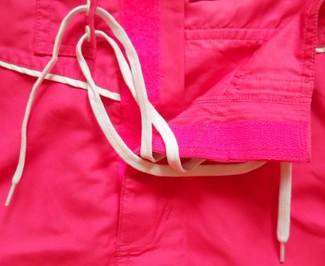 Kvetovaná minisukňa, l