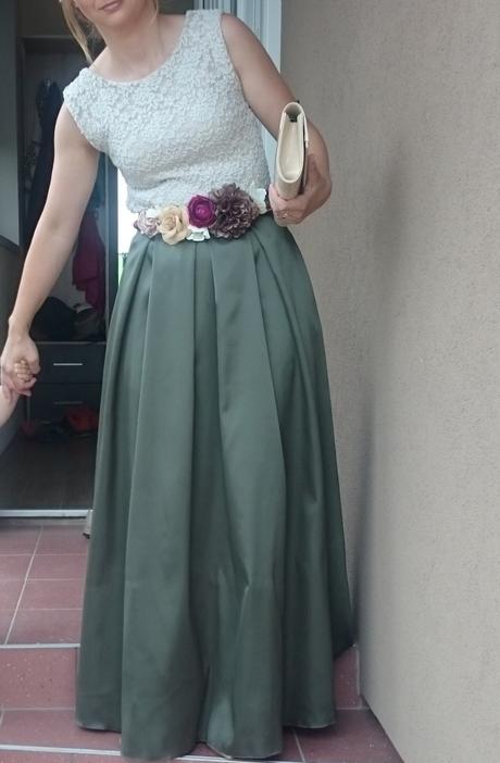 Saténová sukňa, 38