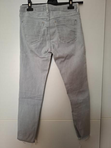 Dámske rifle, bershka,38