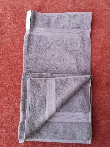 Calvin klein osuška veľkosť 142 cm x 76 cm,