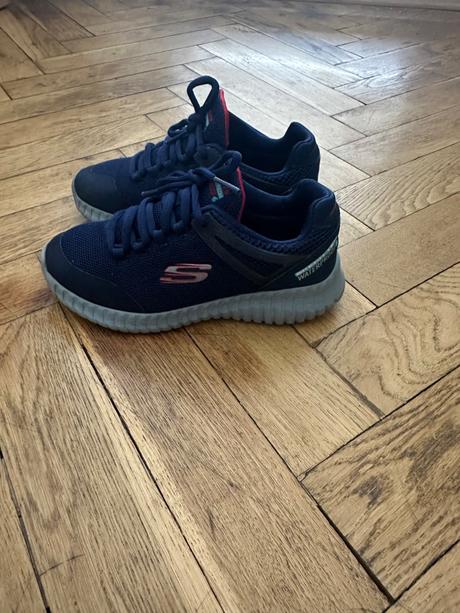 Predám tenisky skechers waterproof , veľkosť 33, skechers,33