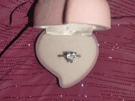 Zasnubny srdieckovy prstienok, 