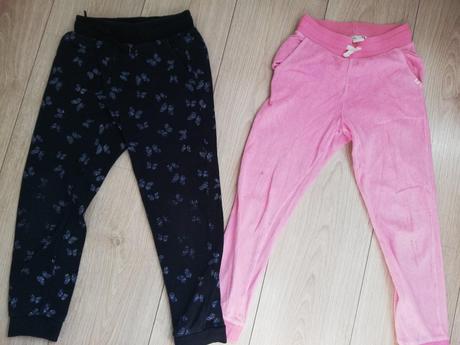 Modré tepláky s motýlikmi, h&m,122