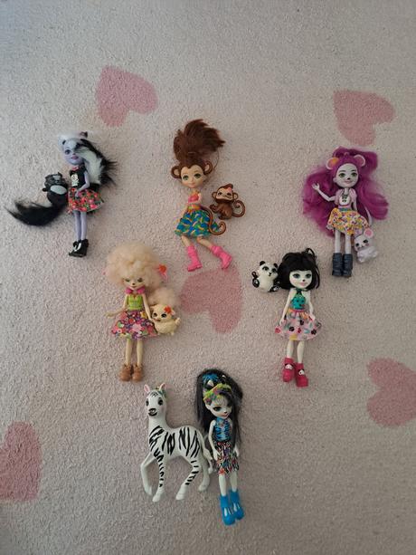 Enchantimals babiky + zvieratka, domcek, koc, 