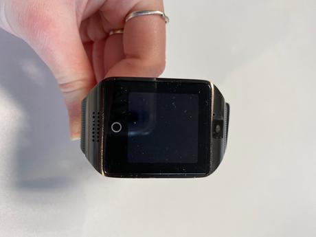 Nefunkčné smart hodinky,