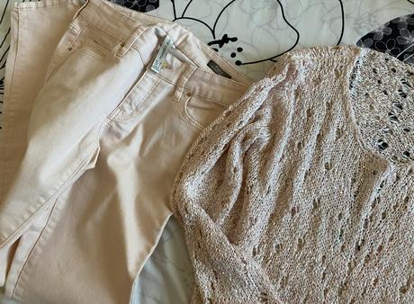 Mäkký pletený pulóver s trblietkami v. s/m, s