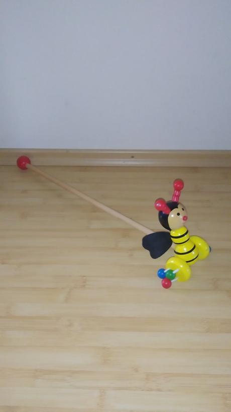 Vodiaca  drevená hračka, 