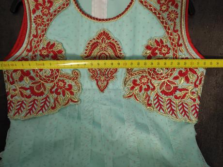 Šaty na udalosť,alebo aj kostým na karneval.,