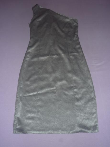 Spoločenské šatičky na jedno rameno, s