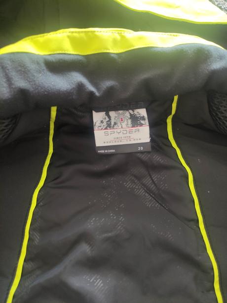 Spyder lyžiarska bunda, 176