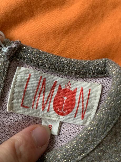 Trblietavé šaty, 128