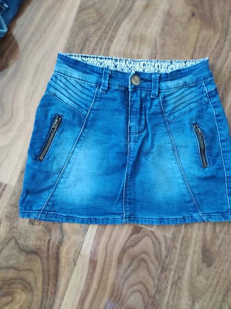 Dievčenská sukňa, c&a,140
