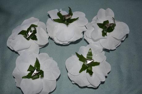 Dekorácia - biele ruže,