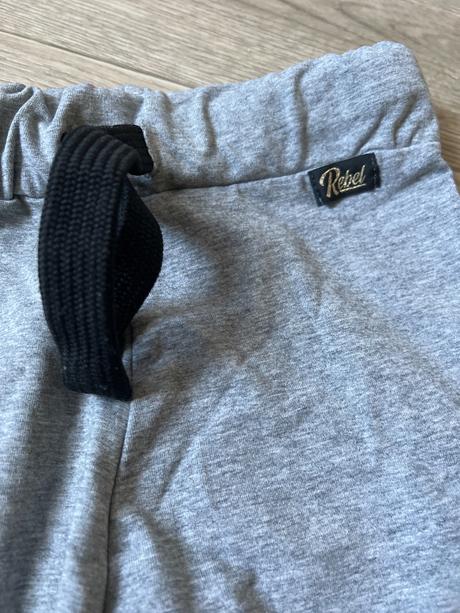 Teplaky, rebel kids,104