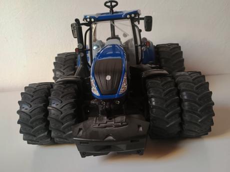 Traktor news holland s duplákmi,