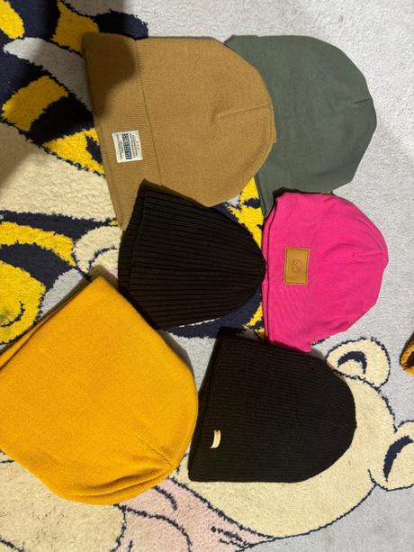 Dievčenské čiapky, s