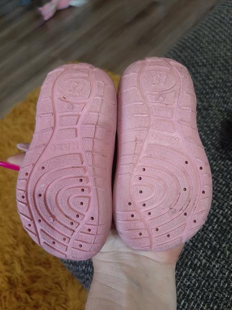 Nazo papucky, nazo,18