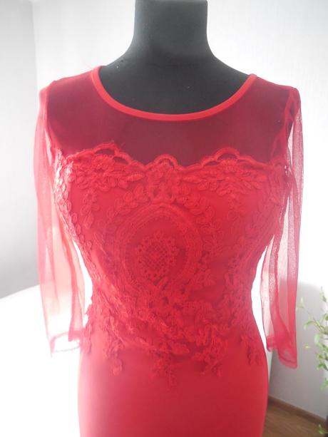 Červené spoločenské šaty, s