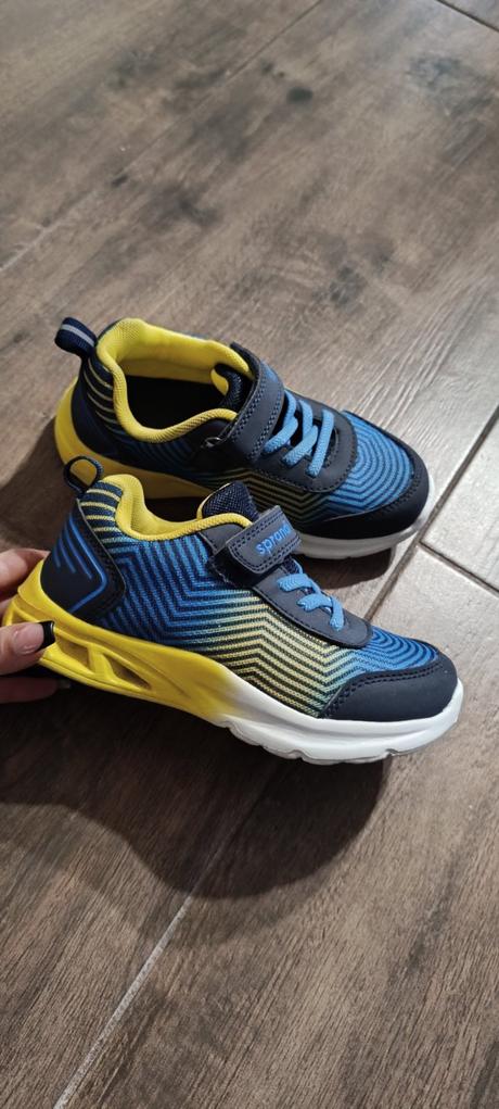 Tenisky blikajúce, sprandi,29