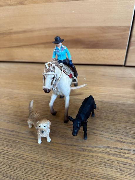 Schleich - 3set koní a jazdcov, 
