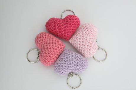 Kľúčenka srdiečko červená, ružová, fialová,