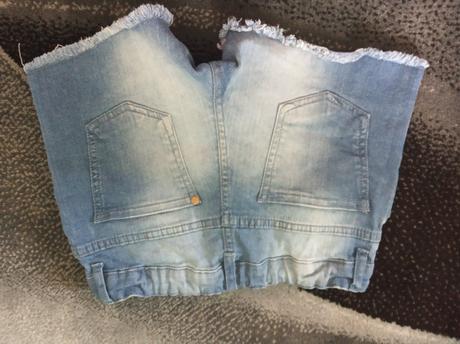 Dievčenské kraťasy, 152