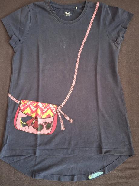 Dievčenské tričká., 152