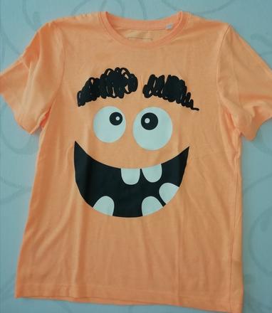 Veľmi zachovalé tričko, c&a,140