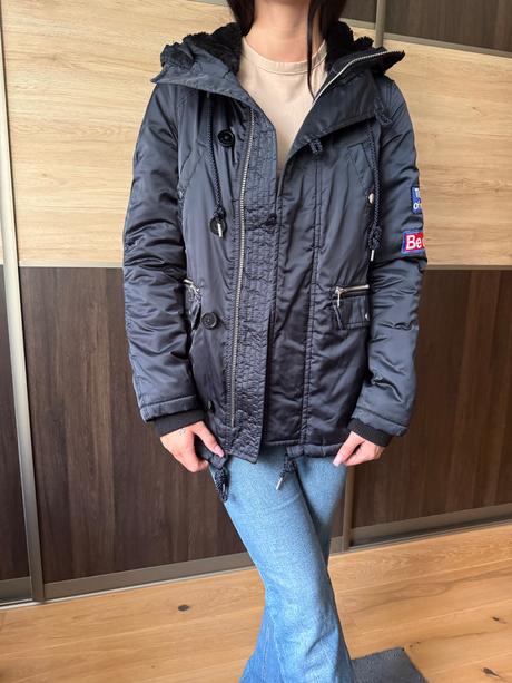 Vetrovka, bershka,xs