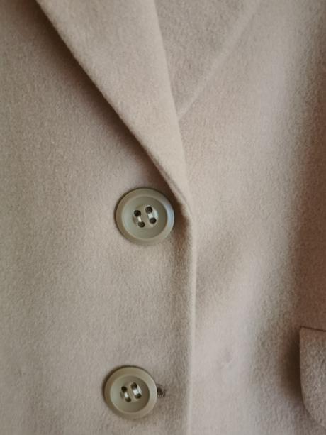 Dlhšie flaušove bežove sako, 40