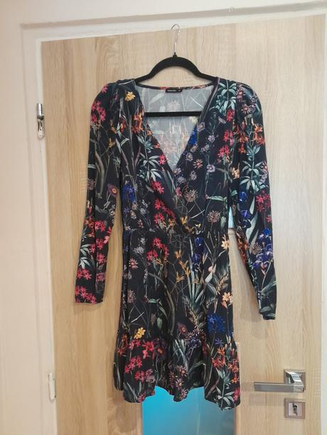 Kvietkované šaty medicine, xs