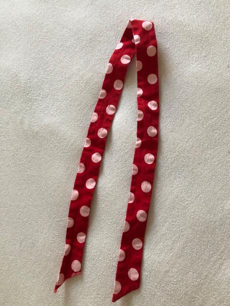 Balík tričko, sveter, sukňa, skort, opasok, s