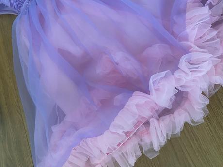 Nádherné riasené šaty, 104