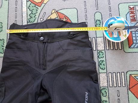 Moto nohavice, 36