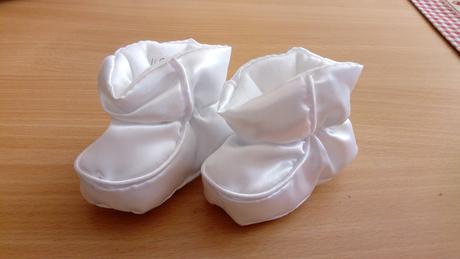 Sviatočná košieľka, čiapočka a papučky, 56