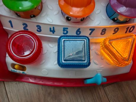 Fisher price hračka v maďarčine,