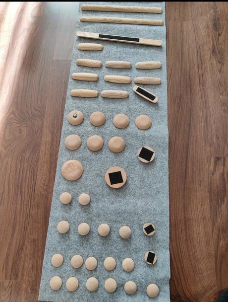 Senzomotorický koberec barewood, 