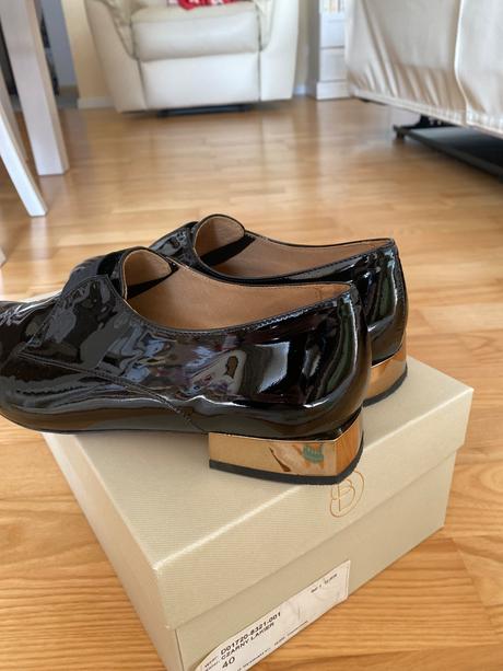 Lakované koužené poltopánky baldowski, 40