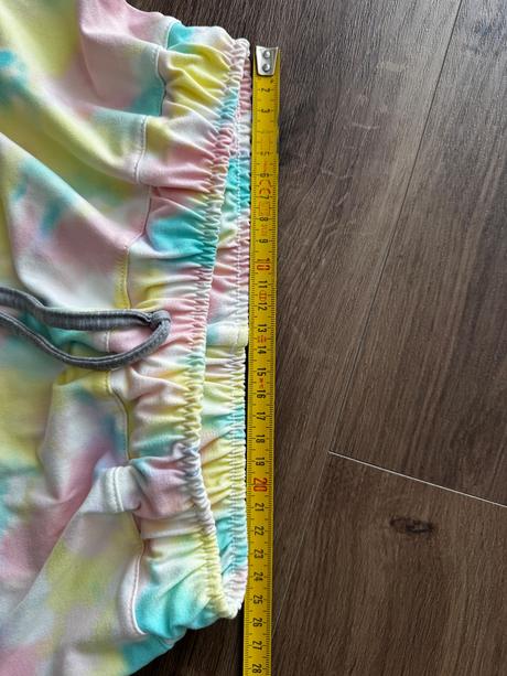 Sortky 2 ks, 7-8 rokov, s dopor. postou, 134