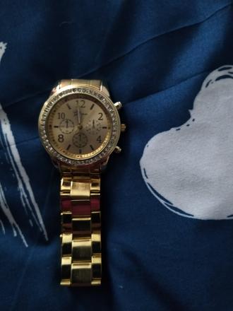 Raz použité dámske hodinky,