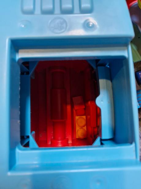 Uluzny box na stavebnicu lokomotíva tomas, 